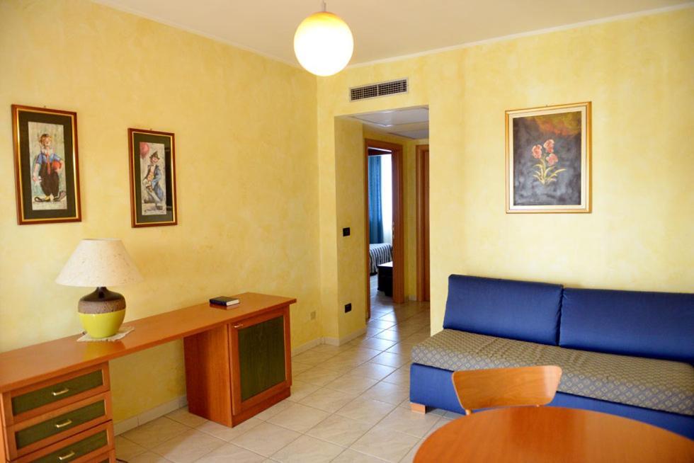 Hotel Blue Rose'S Mesagne Eksteriør billede