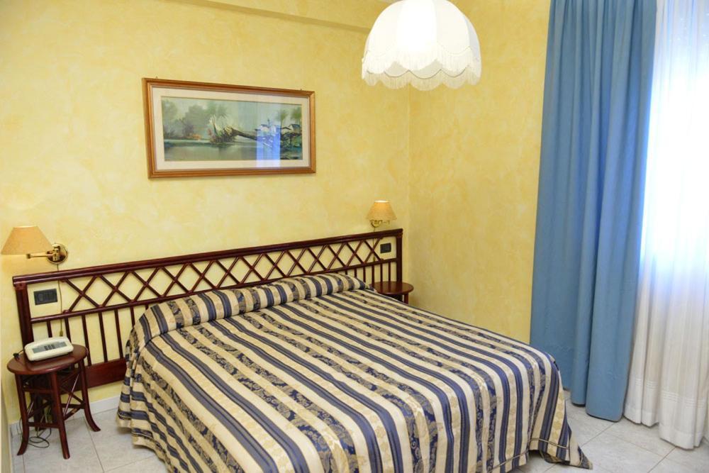 Hotel Blue Rose'S Mesagne Eksteriør billede