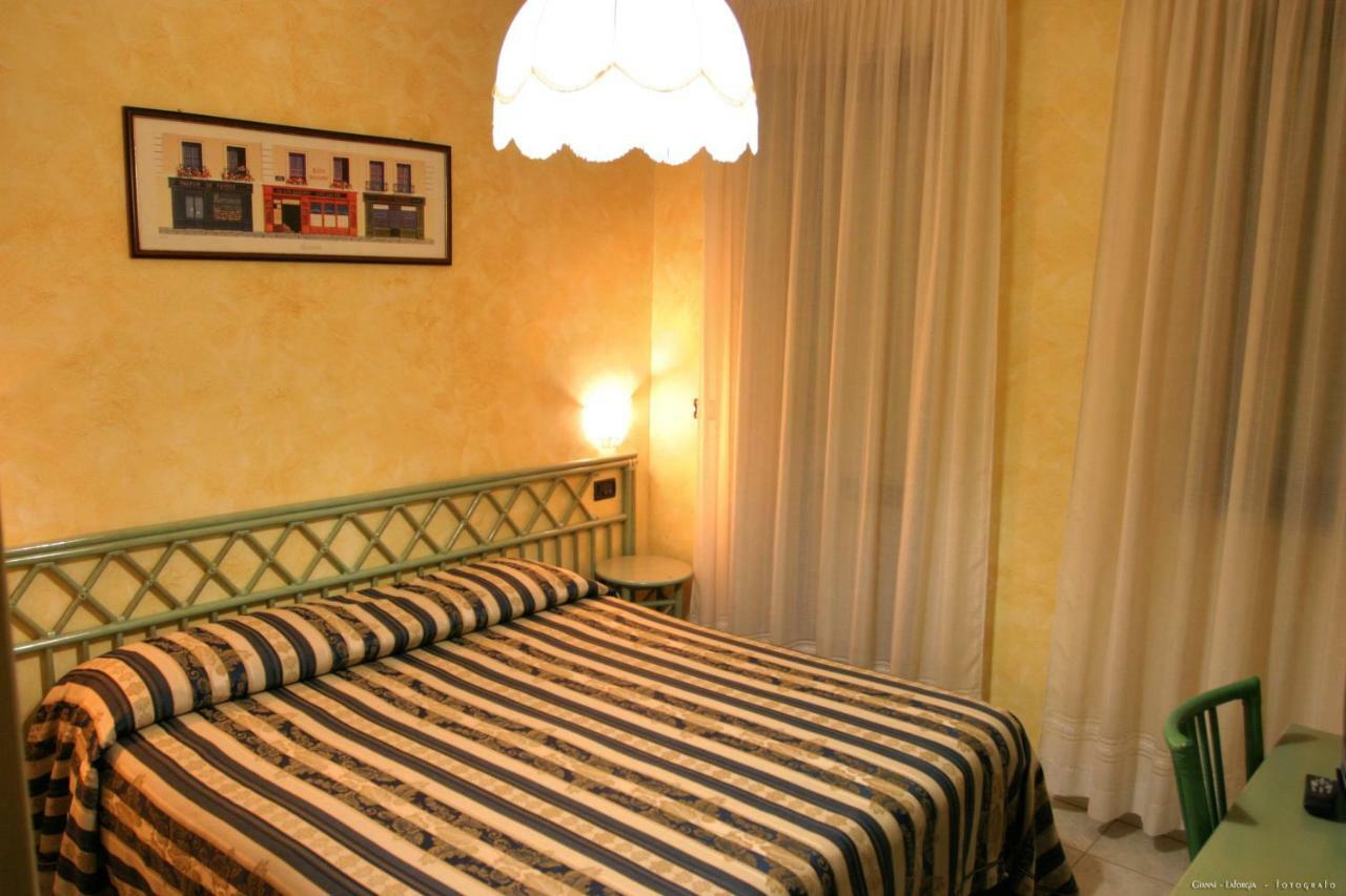 Hotel Blue Rose'S Mesagne Eksteriør billede